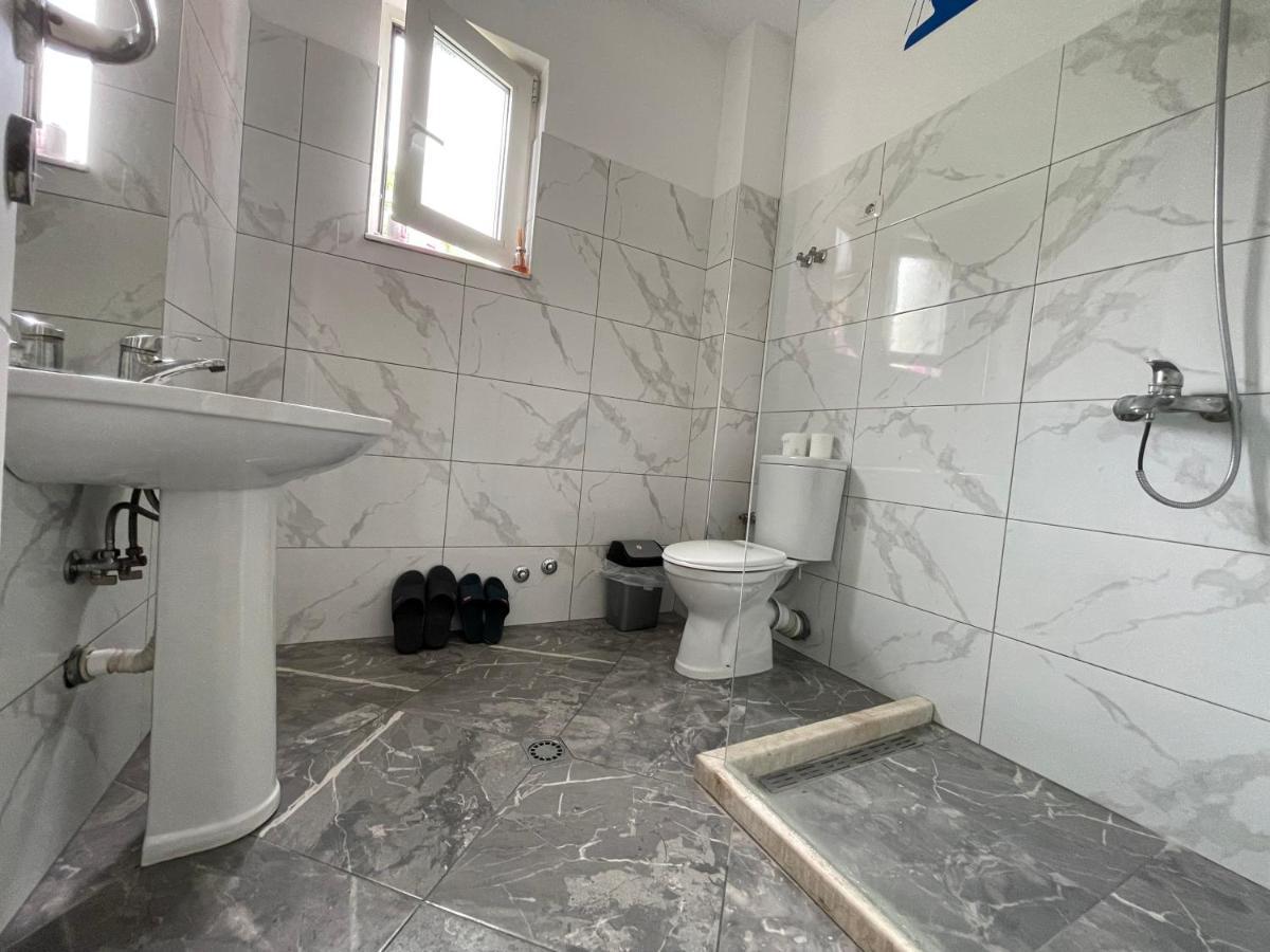 Bricks Studio Apartments Тирана Экстерьер фото